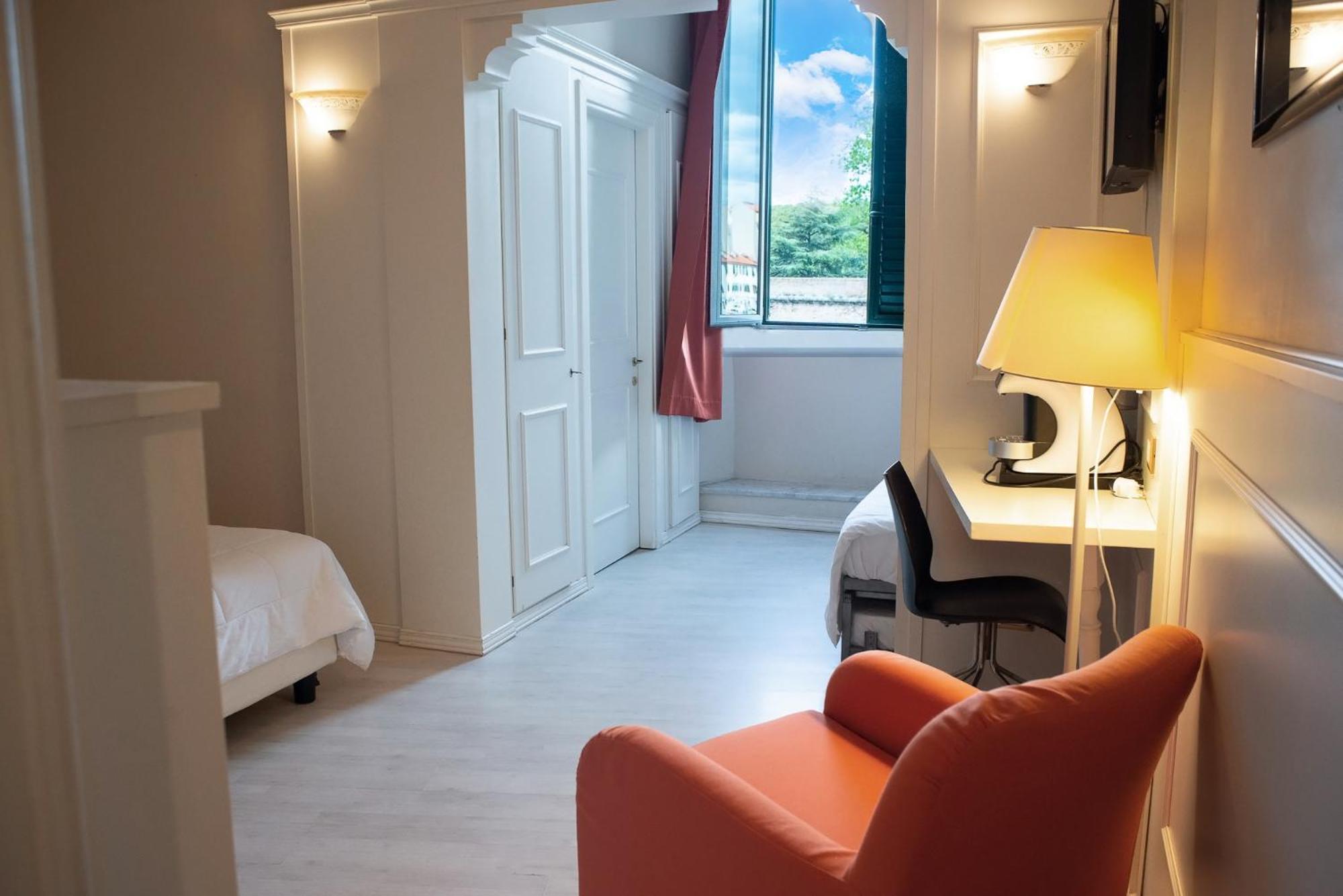 Hotel Ariston Livourne Extérieur photo